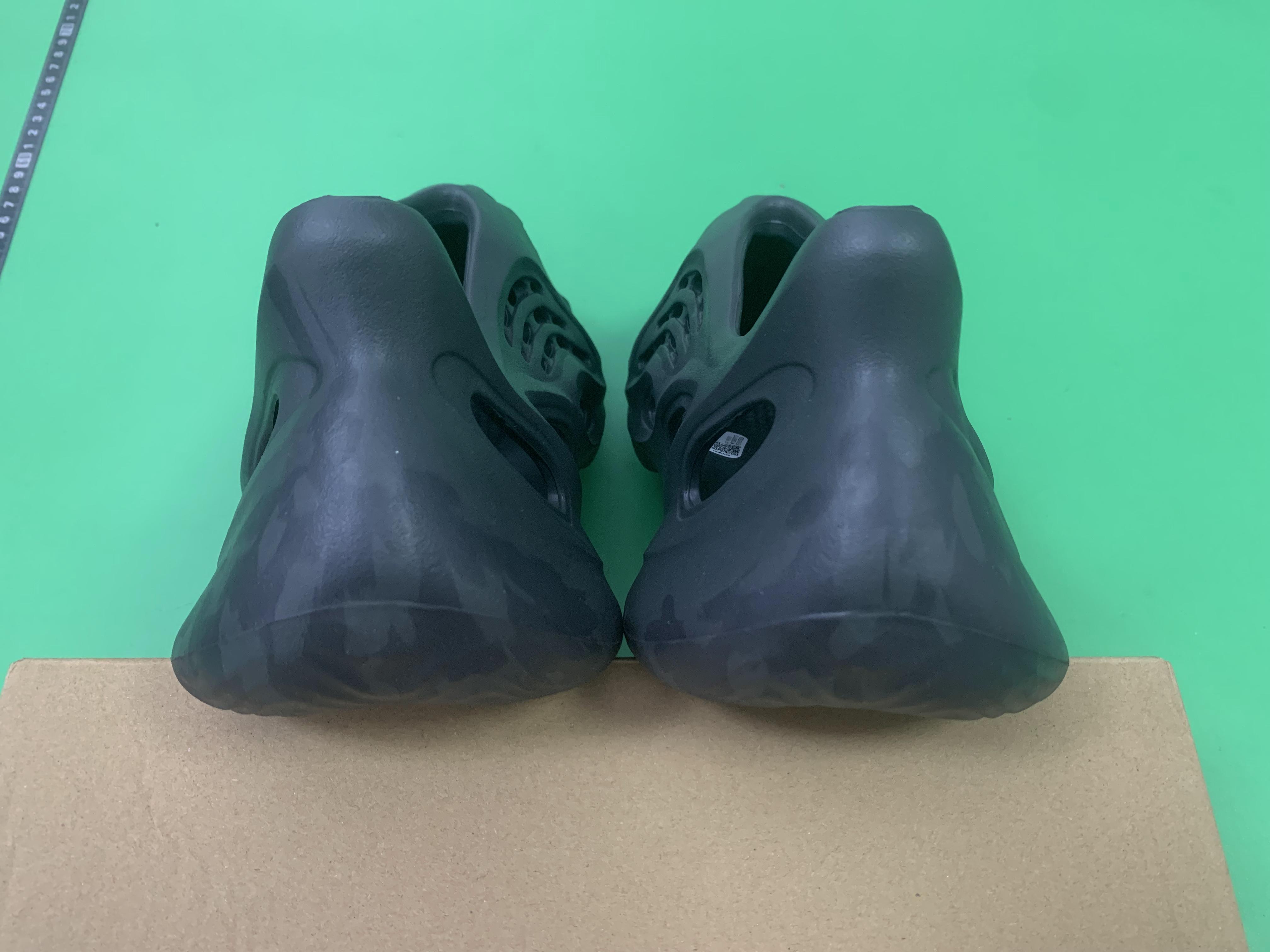 LW Batch Yeezy Foam Rnna -5