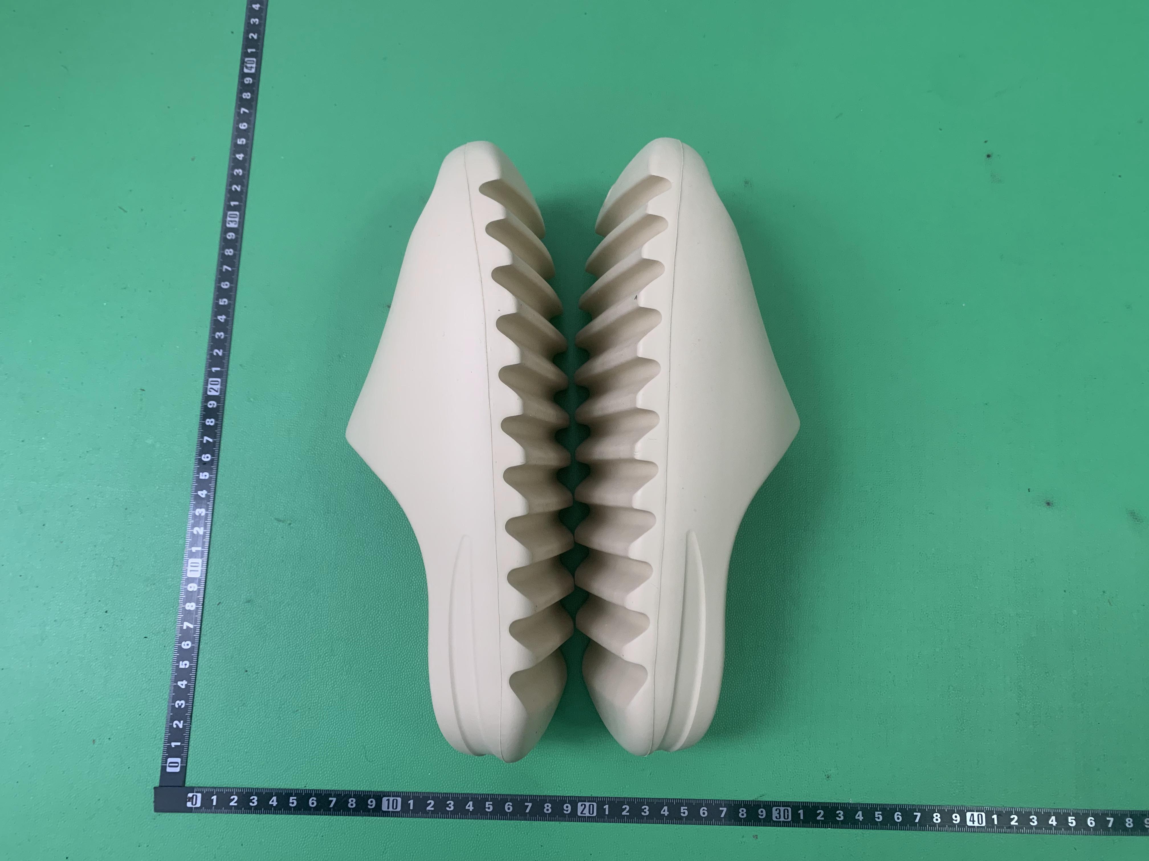 LW Batch Yeezy SIide -10