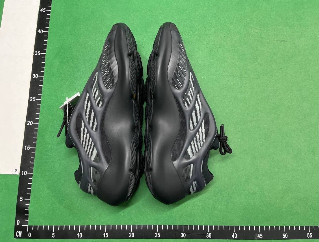  LW Batch adidas Yeezy Boost 700 V3 -1