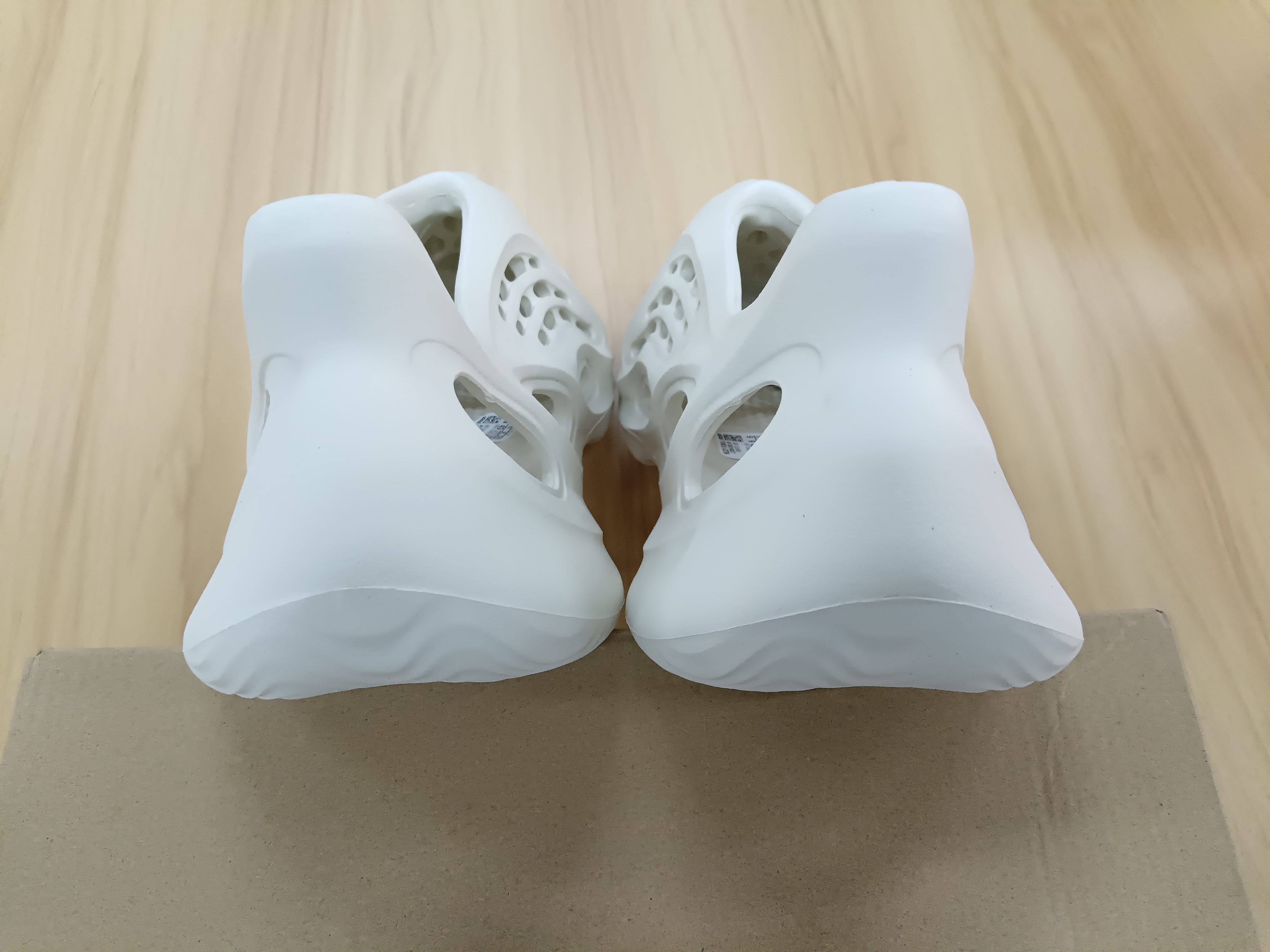 LW  Batch   Adidas Yeezy - YEEZY Foam Runner Onyx  -7